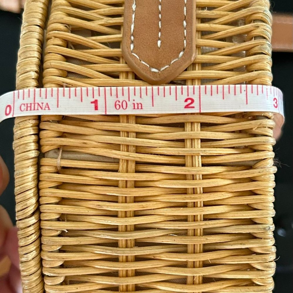 Universal Thread Round Rattan Crossbody Purse - Picture 5 of 6